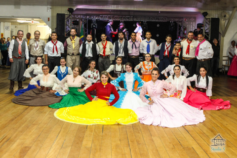 Curso de danças gaúchas de salão Rancho de Taura